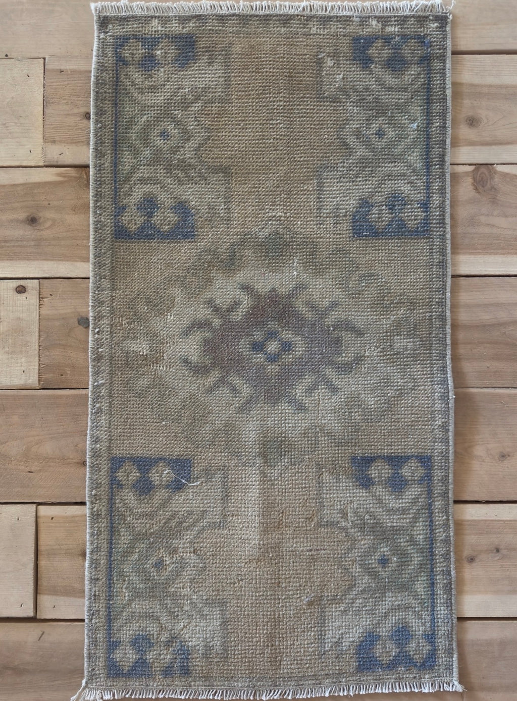 Amaya Mini Turkish Rug | 1’6” x 2’10”