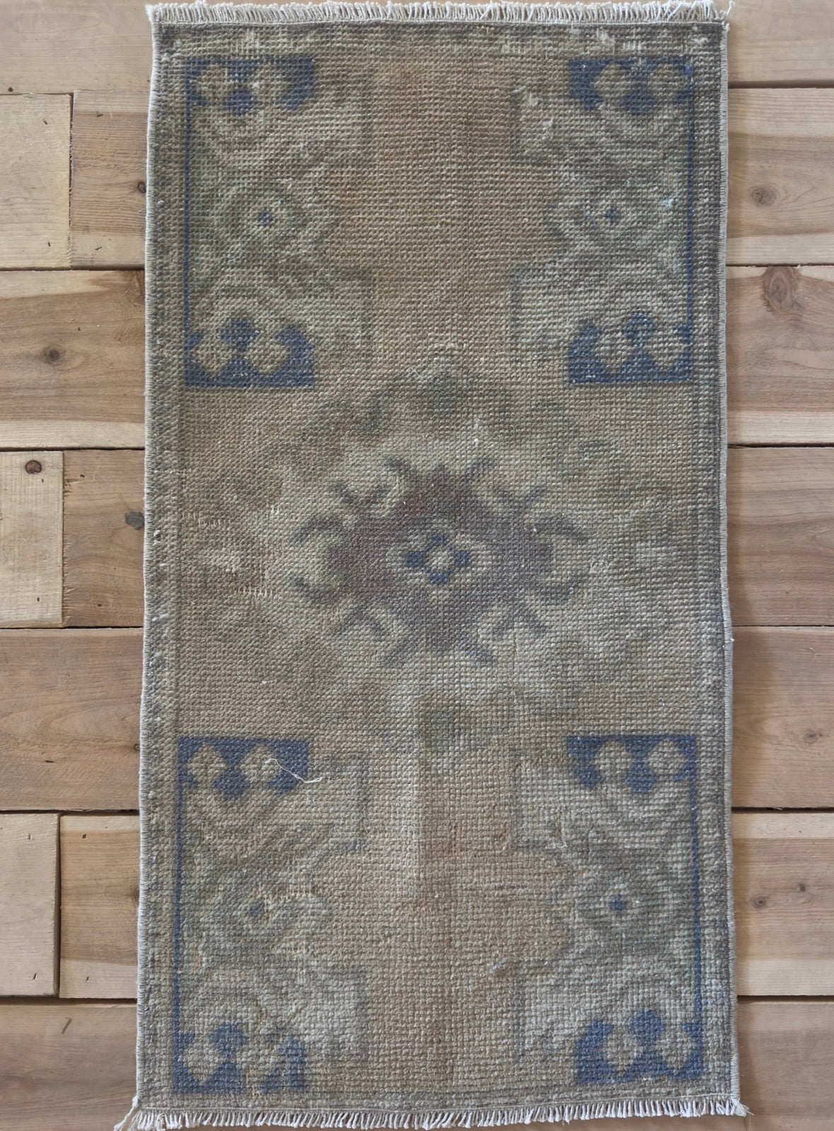 Amaya Mini Turkish Rug | 1’6” x 2’10”